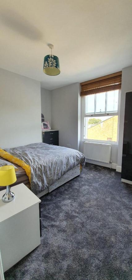 Camden Guest House Double Bedroom With Super Large King Bed Londyn Zewnętrze zdjęcie