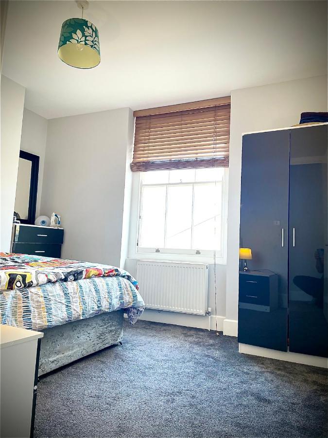Camden Guest House Double Bedroom With Super Large King Bed Londyn Zewnętrze zdjęcie